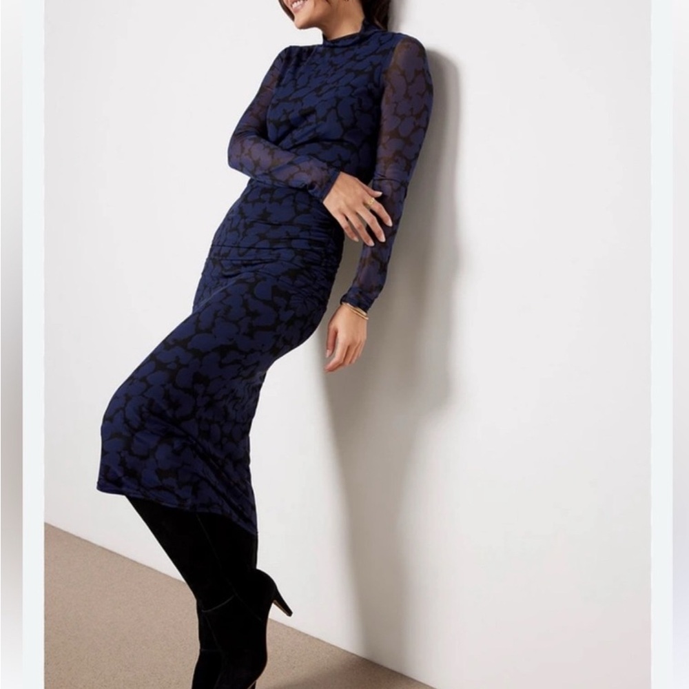 Evereve Midnight Blue Long Sleeve Dress